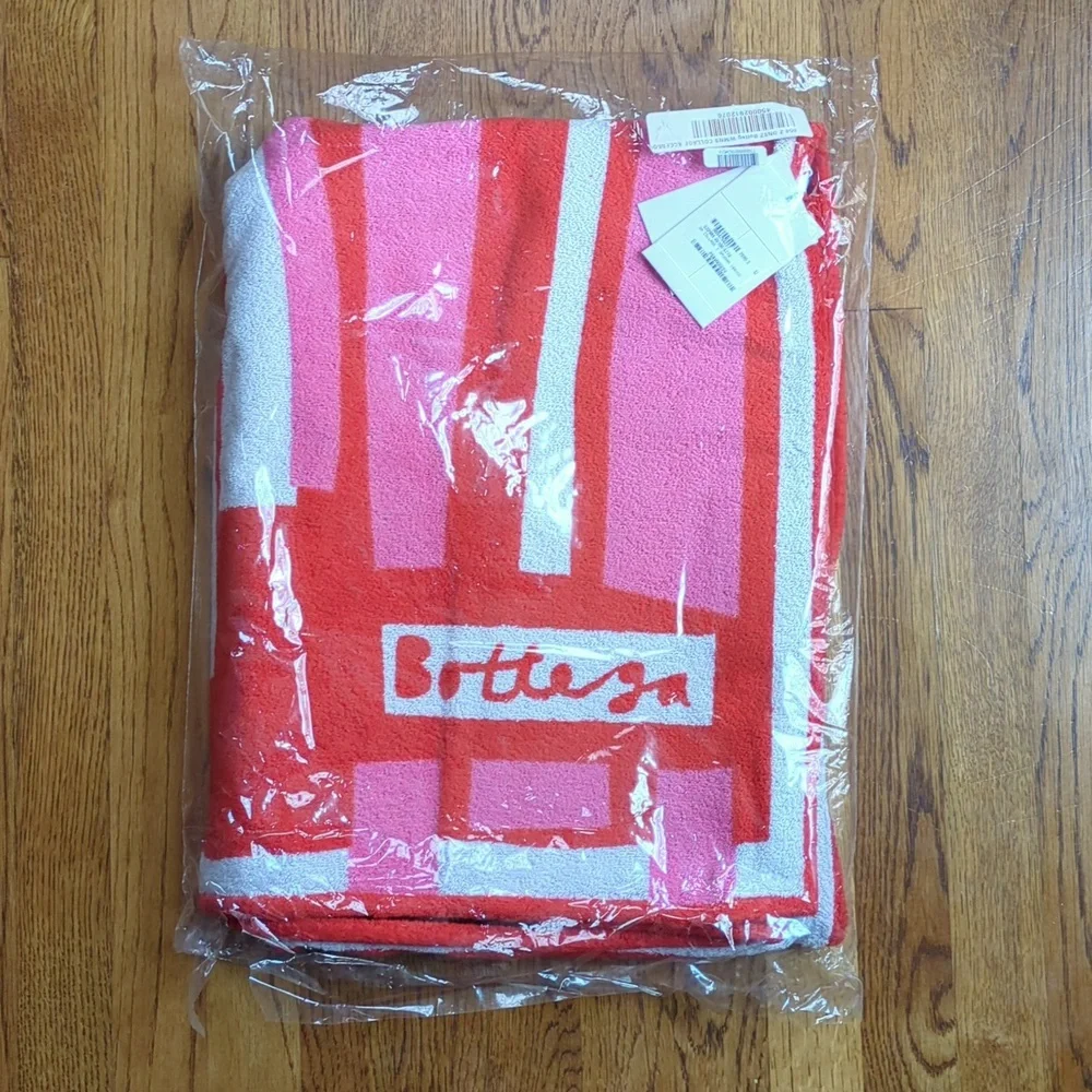 NWT Bottega Veneta Collage Beach Towel Red Pink White Color - Picture 5 of 7